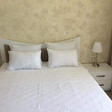 Selfie Apartment Batumi Bagian luar foto