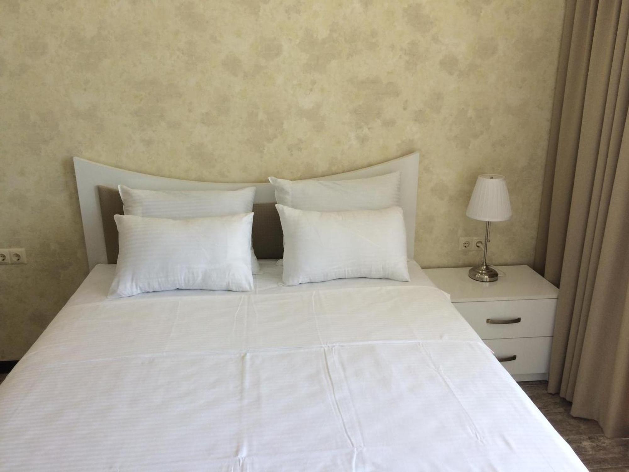 Selfie Apartment Batumi Bagian luar foto