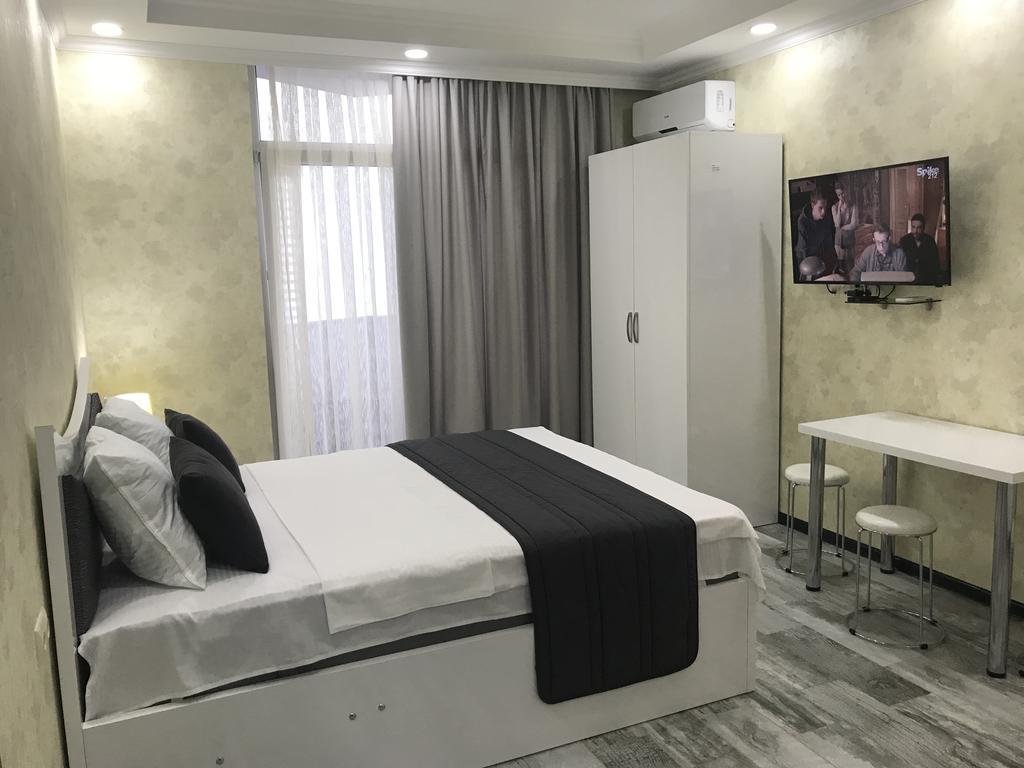 Selfie Apartment Batumi Bagian luar foto