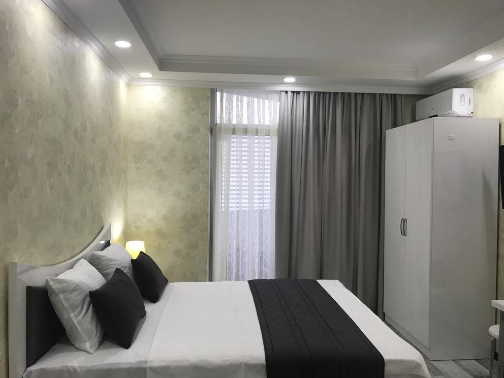 Selfie Apartment Batumi Bagian luar foto