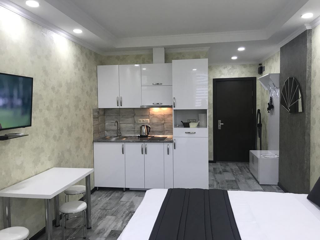 Selfie Apartment Batumi Bagian luar foto